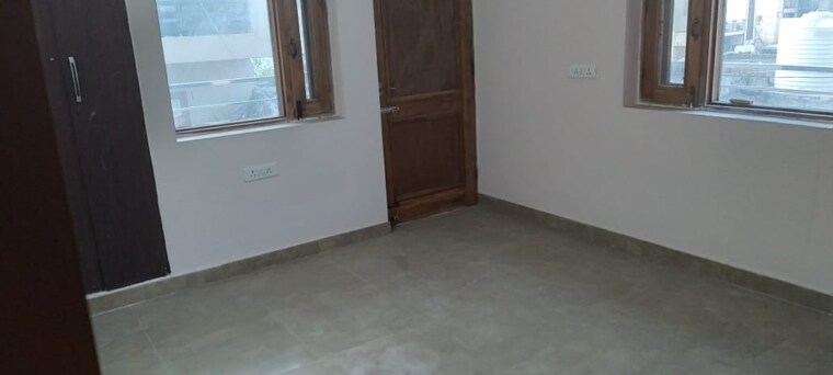 Room, sector 7 3 Bedroom 2060 Sq.Ft. Independent House In Sector 7 Gurgaon 9887660