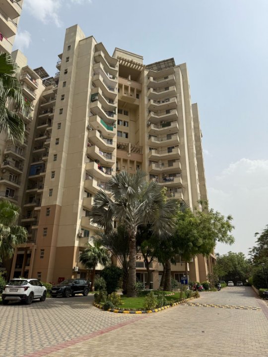 3 BHK + Servant Room Apartment For Sale in Bestech Park View Residency