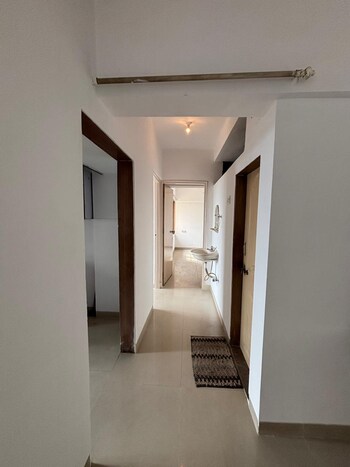 2 BHK Flat for Sale in Ghodbunder Road, Thane