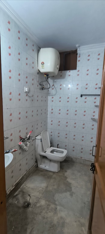2 BHK Builder Floor for Sale in Panchsheel Vihar, Delhi
