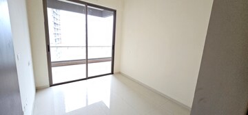 Room in 3 BHK Apartment at Prestige Siesta, Mulund West – for Rent