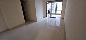 Room in 3 BHK Apartment at Prestige Siesta, Mulund West – for Rent