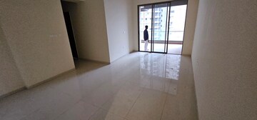 Room in 3 BHK Apartment at Prestige Siesta, Mulund West – for Rent