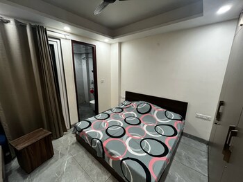 2 BHK Builder Floor for Rent in Sector 43, Gurgaon