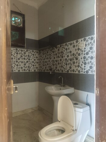 4 BHK Builder Floor for Sale in Green Fields Colony, Faridabad