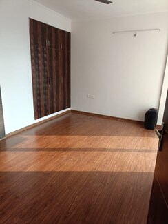 2.5 BHK + Study Room Apartment For Rent in Amrapali Leisure Park