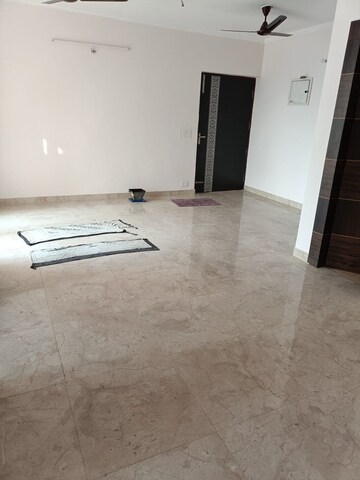 Room in 2.5 BHK Apartment at Amrapali Leisure Park, Amrapali Leisure Valley – for Rent