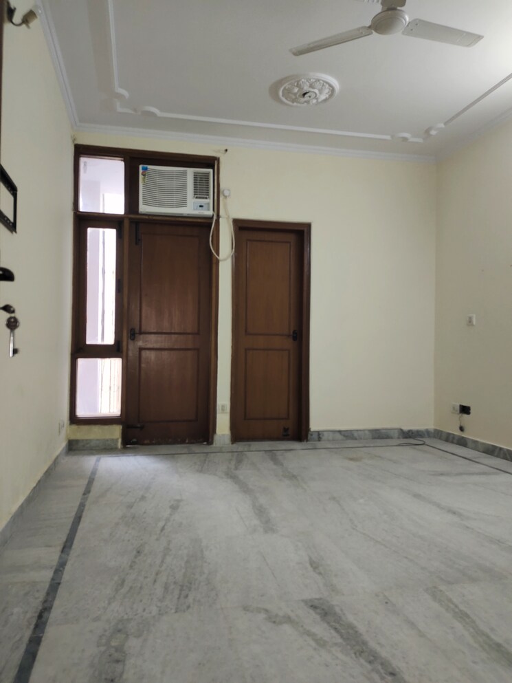 Kitchen, greater kailash i 3 Bedroom 1800 Sq.Ft. Builder Floor In Greater Kailash I Delhi 9895640