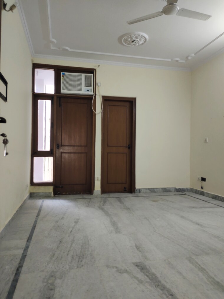 Kitchen, greater kailash i 3 Bedroom 1800 Sq.Ft. Builder Floor In Greater Kailash I Delhi 9895640