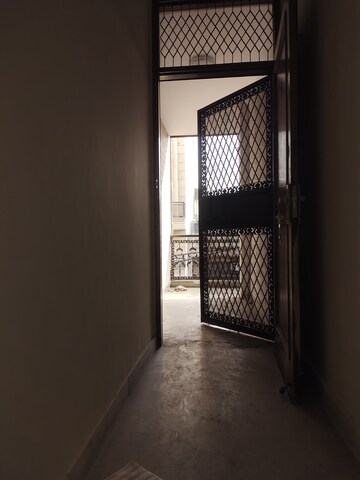 Room in 3 BHK Builder Floor at Greater Kailash I – for Rent