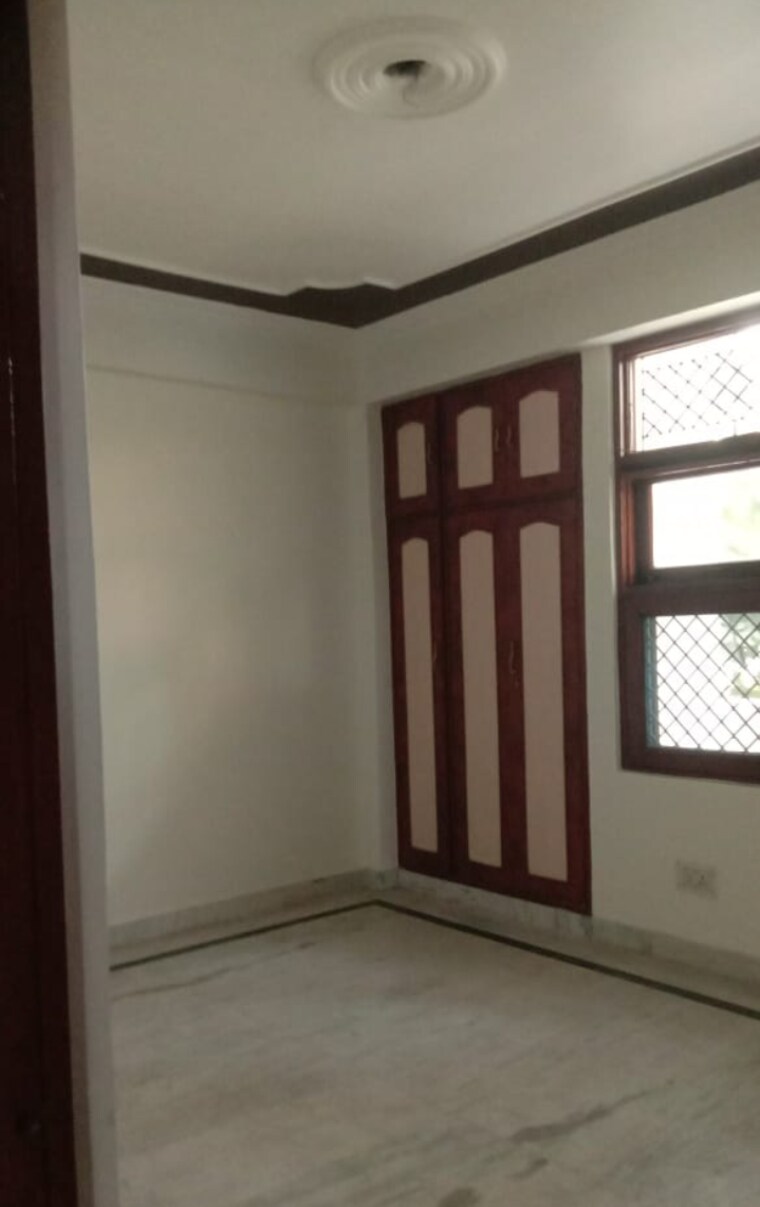 Room, kavi nagar 3 Bedroom 1550 Sq.Ft. Builder Floor In Kavi Nagar Ghaziabad 9896958