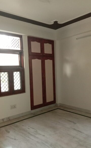 Room in 3 BHK Builder Floor at Kavi Nagar – for Sale