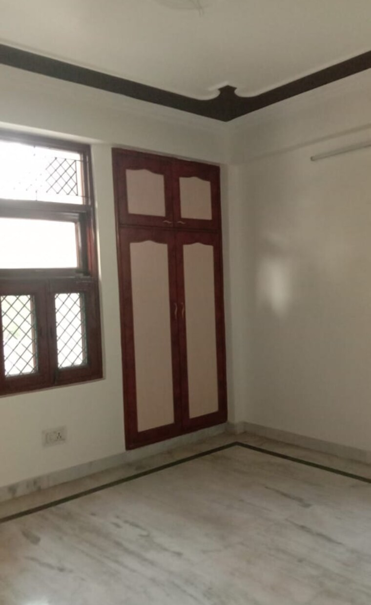 Room, kavi nagar 3 Bedroom 1550 Sq.Ft. Builder Floor In Kavi Nagar Ghaziabad 9896958