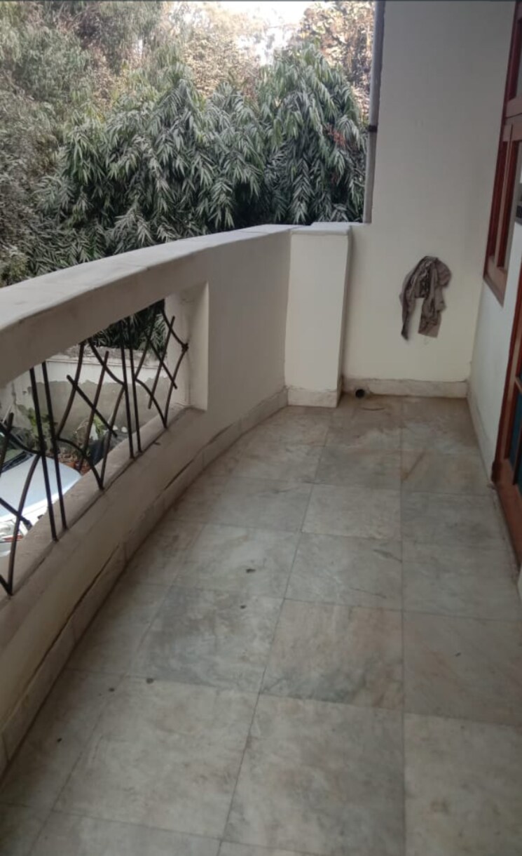 Balcony, kavi nagar 3 Bedroom 1550 Sq.Ft. Builder Floor In Kavi Nagar Ghaziabad 9896958