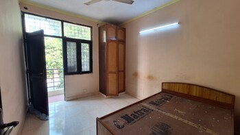 2 BHK Builder Floor for Sale in Panchsheel Vihar, Delhi