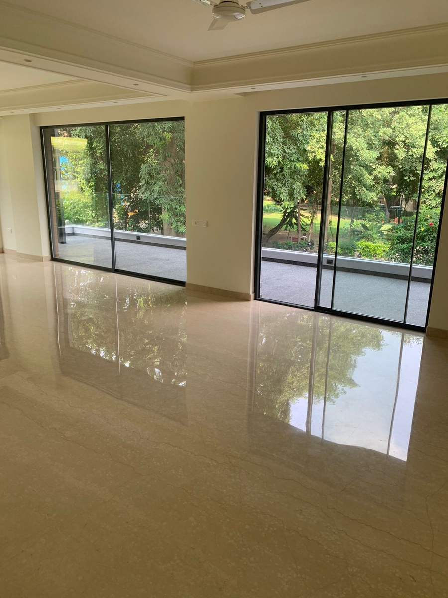 4 BHK + Servant Room Builder Floor For Sale in Shanti Niketan