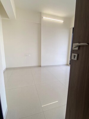 Master Bedroom in 3 BHK Apartment at Mahaavir Pride, Dombivli East – for Sale