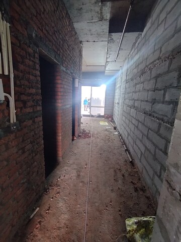 Lift in Studio Apartment at Noida Central – for Sale