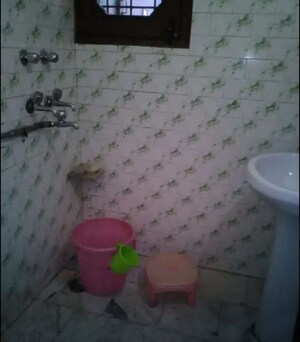 Bathroom in 2 BHK Builder Floor at Sector 44 – for Rent