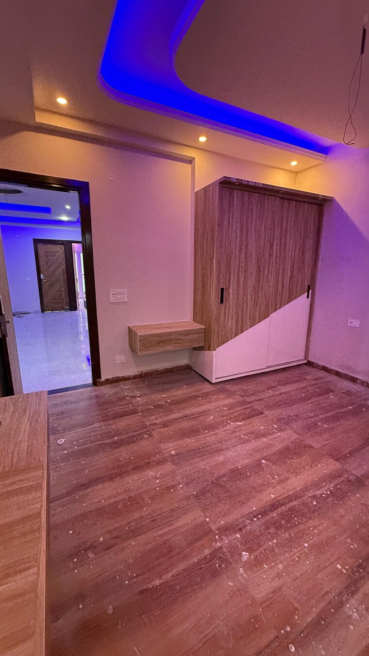 Room, sahastradhara road 3 Bedroom 1600 Sq.Ft. Builder Floor In Sahastradhara Road Dehradun 9911547