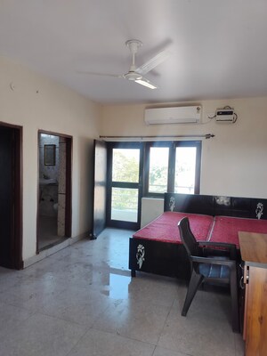 Room in 1 RK Apartment at Sarita Vihar – for Rent