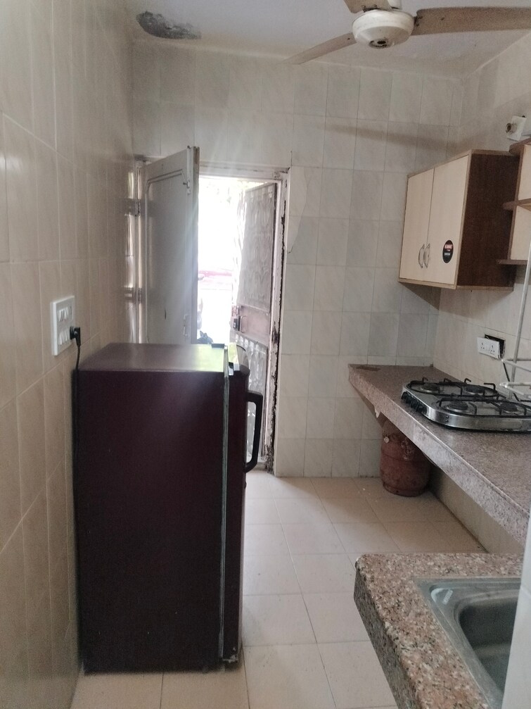 Kitchen, sarita vihar 1 RK 400 Sq.Ft. Apartment In Sarita Vihar Delhi 9918896