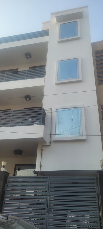 6 BHK Villa for Sale in Sector 27, Noida
