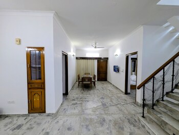 5 BHK House for Rent in Sector 14, Faridabad