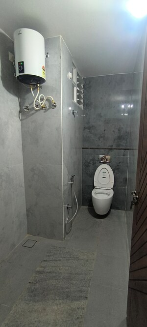 Bathroom in 1 BHK Builder Floor at Indiranagar – for Rent