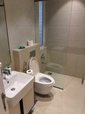 Bathroom in 3 BHK Apartment at Indiabulls Sky Forest, Lower Parel – for Sale