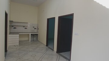 Room in 4 BHK Apartment at Ramnagar – for Rent