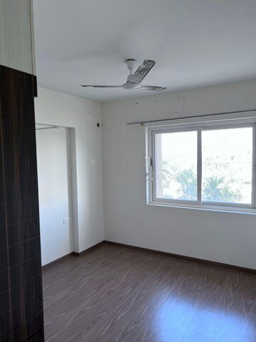 Room in 3 BHK Apartment at Sterling Ascentia, Bellandur – for Rent