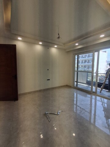 Room in 4 BHK Builder Floor at Sector 57 – for Sale