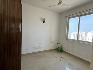 Room in 2 BHK Apartment at Signature Global The Millennia, Sector 37d – for Sale
