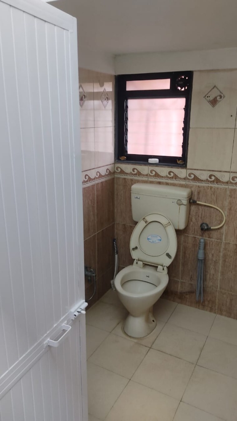 Bathroom, raheja-township 1 Bedroom 400 Sq.Ft. Apartment In Malad East Mumbai 9930107