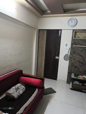 Furnished Amenities in 1 BHK Apartment at Raheja Township, Malad East – for Rent