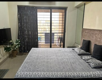 Bedroom in 2 BHK Apartment at Raheja Interface Heights, Malad West – for Rent