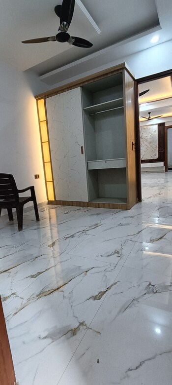 2 BHK Builder Floor for Sale in Sector 73, Noida
