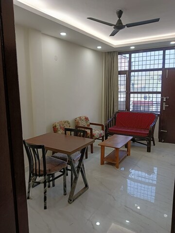 Living Room in 1 BHK Builder Floor at Chandra Apartments, Sector 55 – for Rent