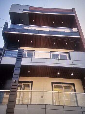 3.5 BHK Builder Floor for Rent in Sector 15, Faridabad