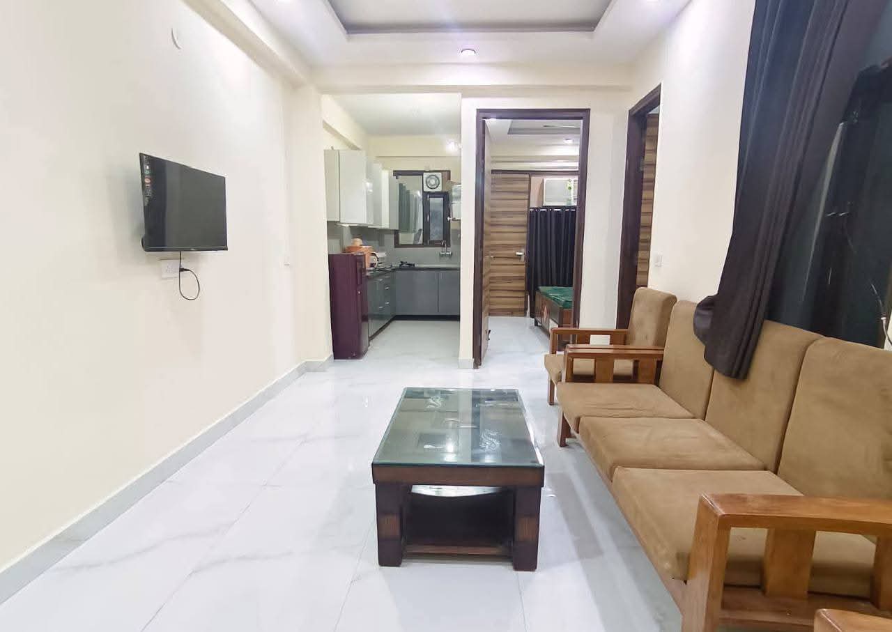 1 BHK + Servant Room Builder Floor For Rent in Chattarpur