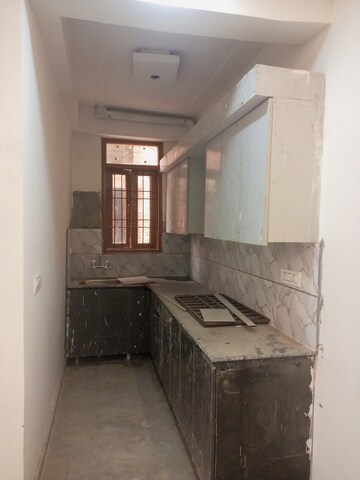 Kitchen in 3 BHK Builder Floor at ML 73 Avenue, Sector 73 – for Sale