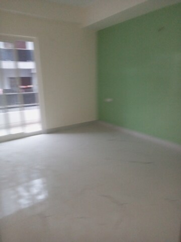 Room in 3 BHK Builder Floor at ML 73 Avenue, Sector 73 – for Sale