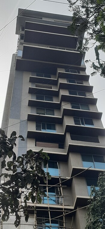 2 BHK Flat for Sale in Khar West, Mumbai