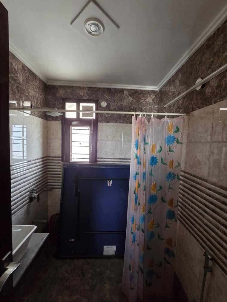 Kitchen, sector 9a 2 Bedroom 263 Sq.Yd. Independent House In Sector 9a Gurgaon 9948125