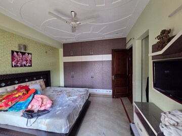 Bedroom in 2 BHK Independent House at Sector 9a – for Rent