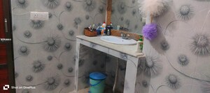 Bathroom in 3.5 BHK Independent House at Unitech South City, South City – for Sale