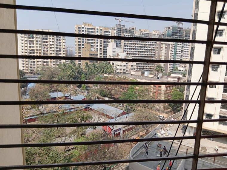 Balcony, sindhi-society 1 Bedroom 410 Sq.Ft. Apartment In Chembur Mumbai 9950279