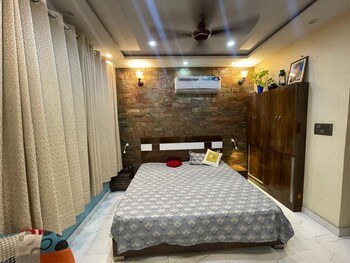 1 RK Villa for Rent in Sector 35, Chandigarh