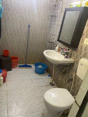 Master Bedroom in 2 BHK Apartment at Ganga Apartments Gomti Nagar, Gomti Nagar – for Rent